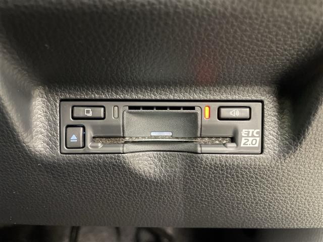 Toyota Sienta 6
