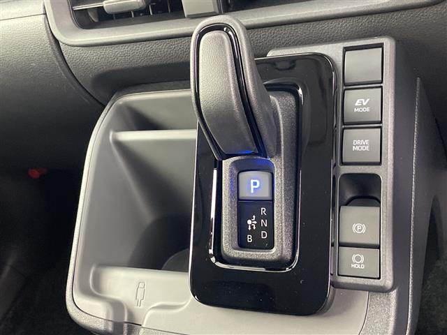 Toyota Sienta 9
