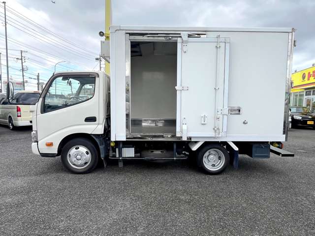 Hino Dutro 4