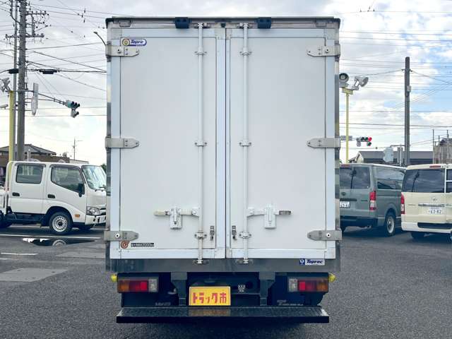 Hino Dutro 6