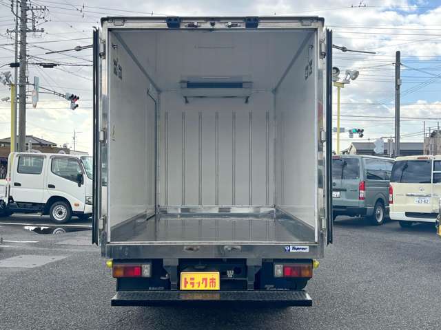 Hino Dutro 7