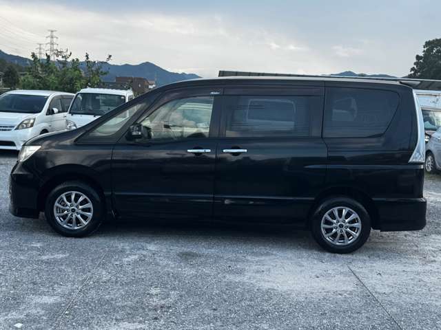 Nissan Serena 4