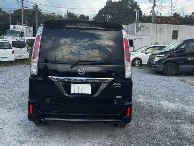 Nissan Serena 6
