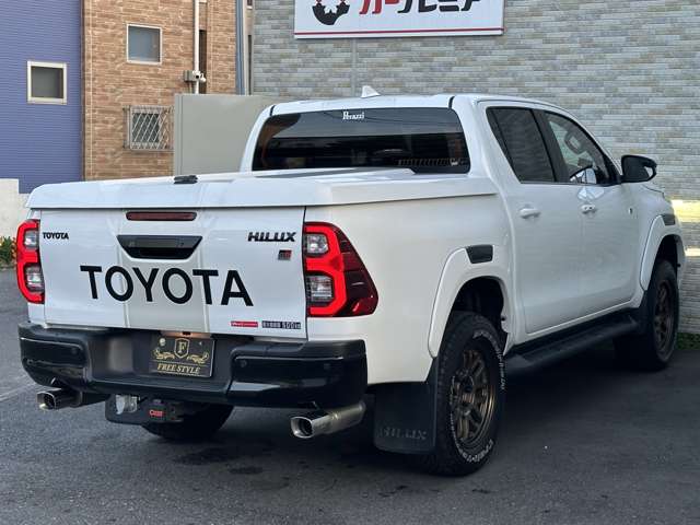 Toyota Hilux 6