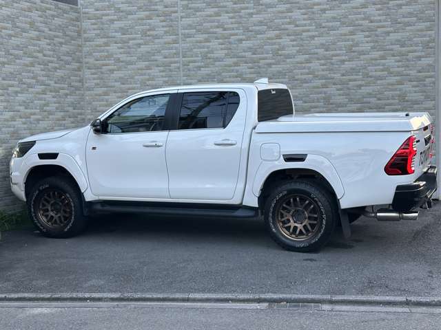Toyota Hilux 9