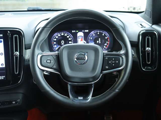 Volvo XC40 12