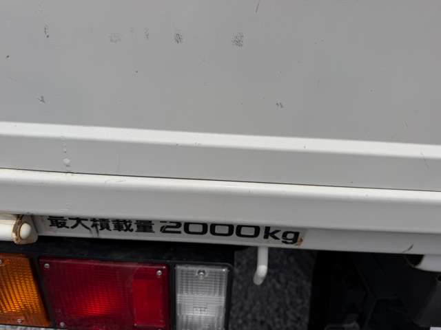 Isuzu Elf 12