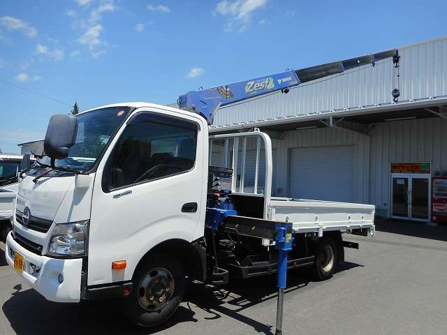 Hino Dutro 12