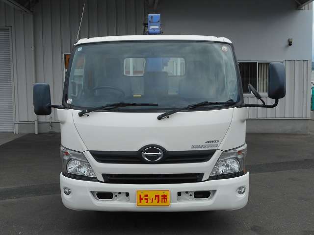 Hino Dutro 3