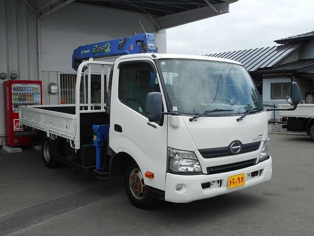Hino Dutro 4