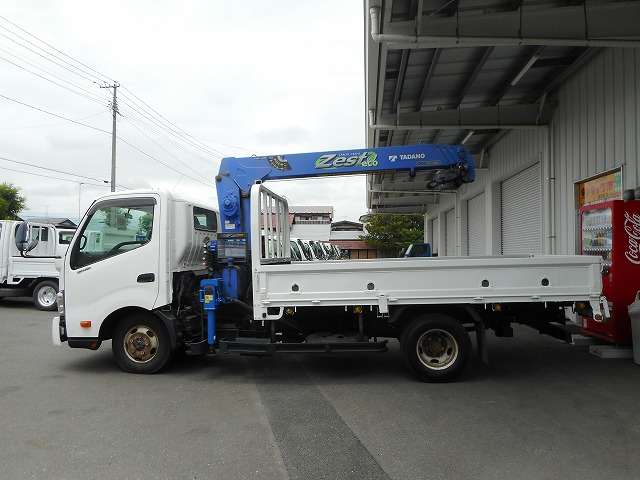 Hino Dutro 6