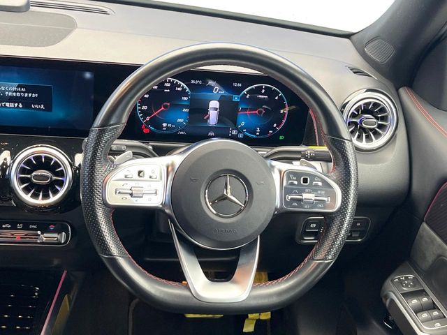 Mercedes-Benz GLB 11