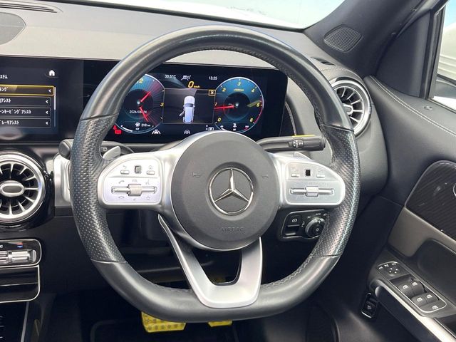 Mercedes-Benz GLB 11