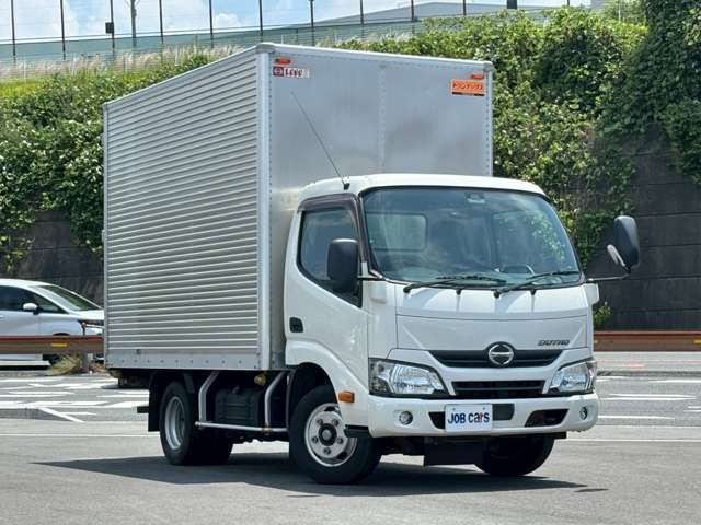 Hino Dutro 3