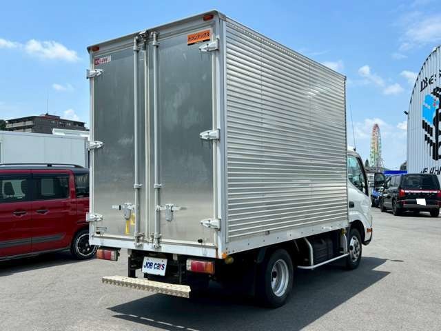 Hino Dutro 6