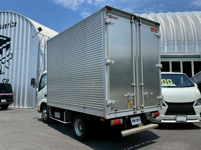 Hino Dutro 8