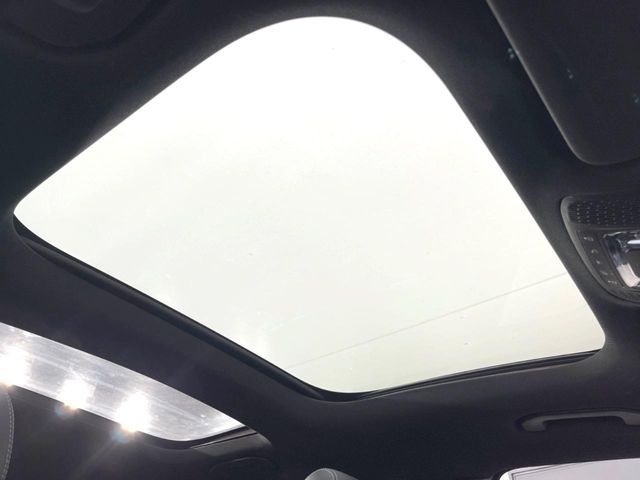 Mercedes-Benz GLB 4