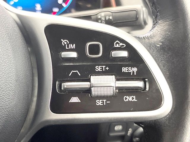 Mercedes-Benz GLB 6