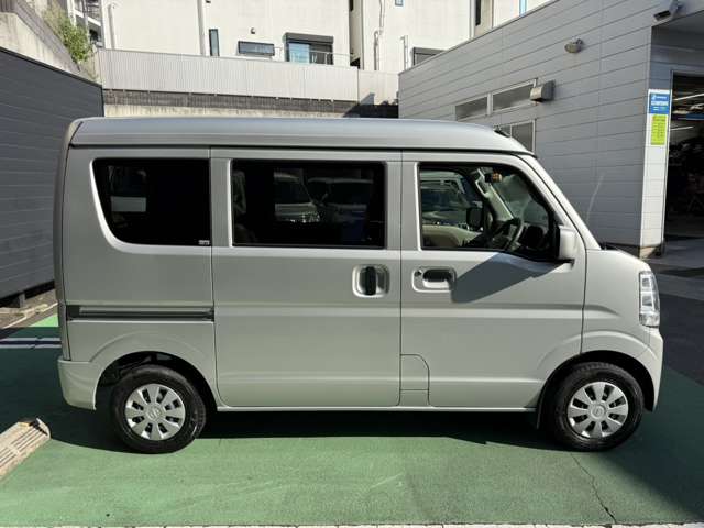 Nissan NV100 Clipper 4