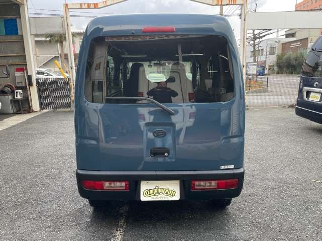 Daihatsu Hijet Cargo 3