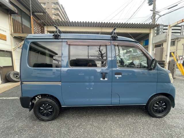 Daihatsu Hijet Cargo 4