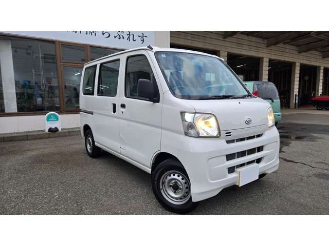 Daihatsu Hijet Cargo 12