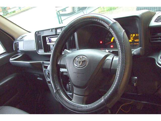Toyota Pixis Van 11
