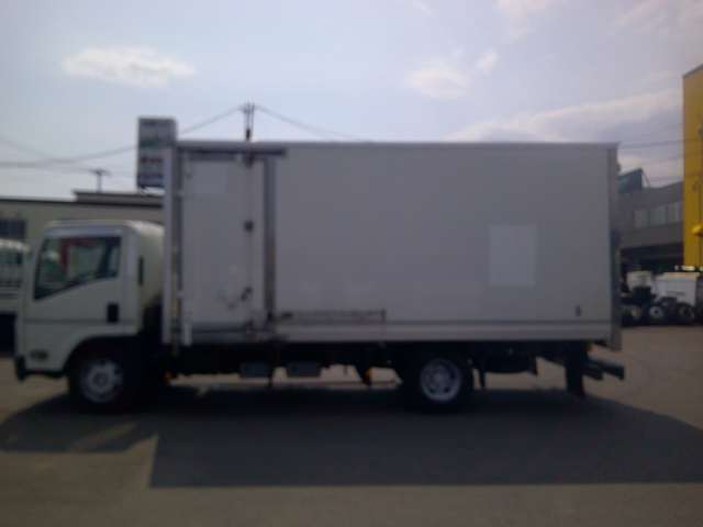 Isuzu Elf 4