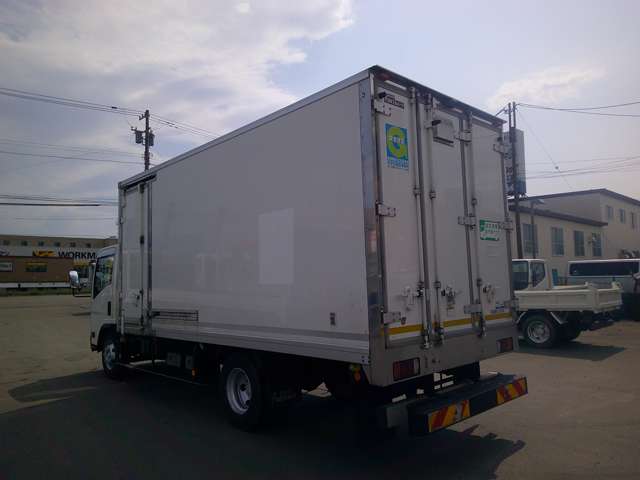 Isuzu Elf 6