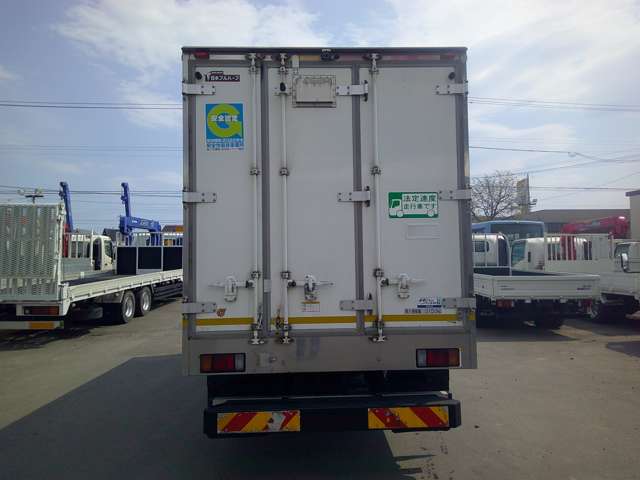 Isuzu Elf 7
