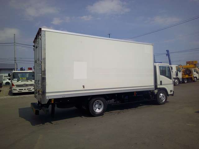 Isuzu Elf 9