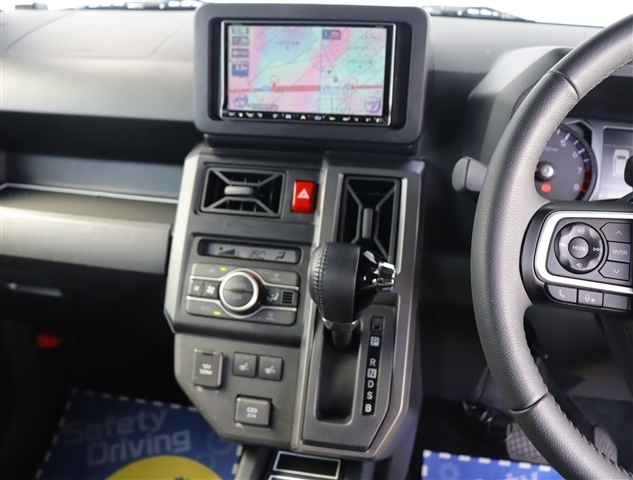 Daihatsu Taft 8