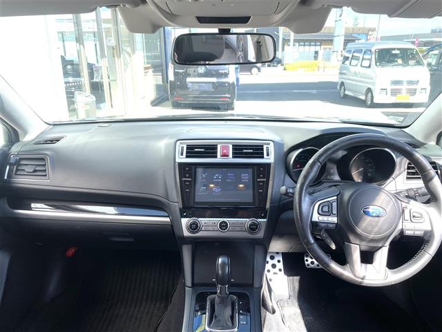 Subaru Legacy Outback 5