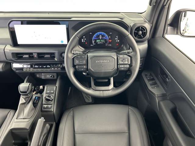 Toyota Land Cruiser FJ 11