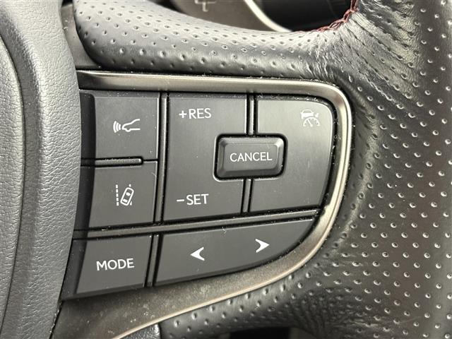 Lexus UX 8