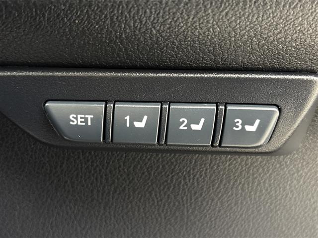 Lexus NX 11