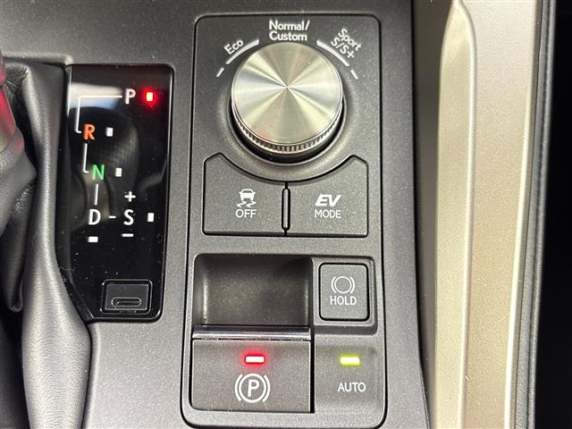 Lexus NX 8