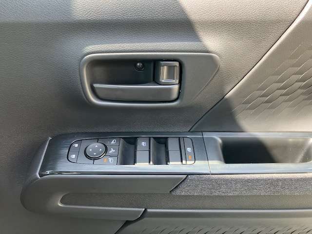 Mitsubishi Delica Mini 8