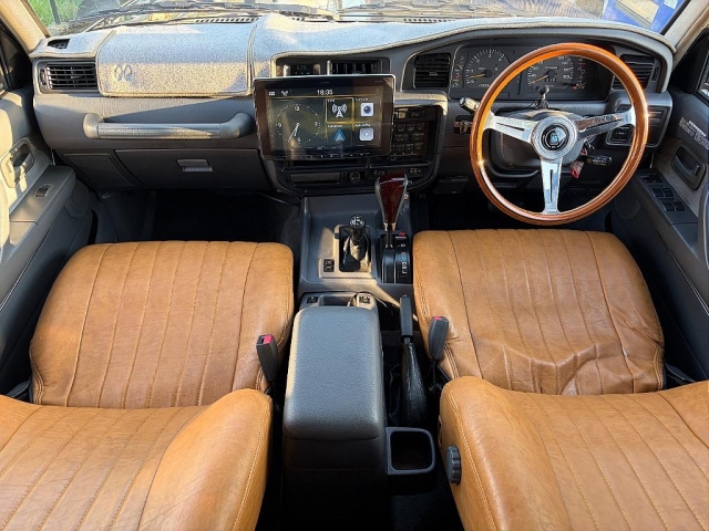 Toyota Land Cruiser 80 3