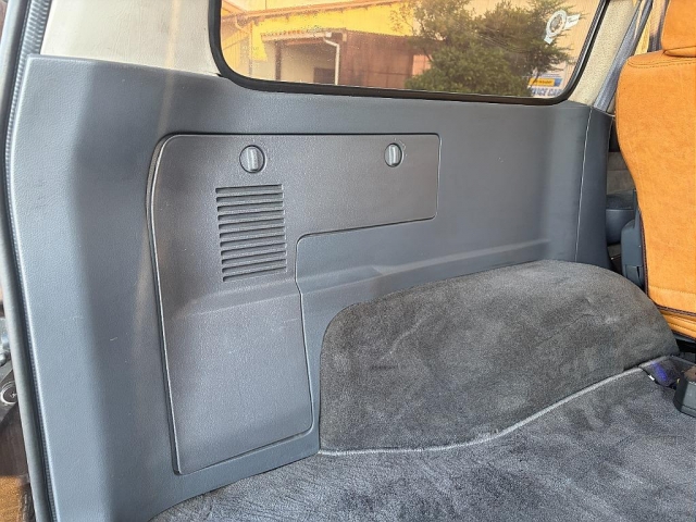 Toyota Land Cruiser 80 10