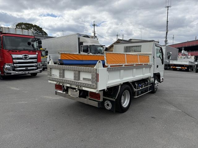 Isuzu Elf 7