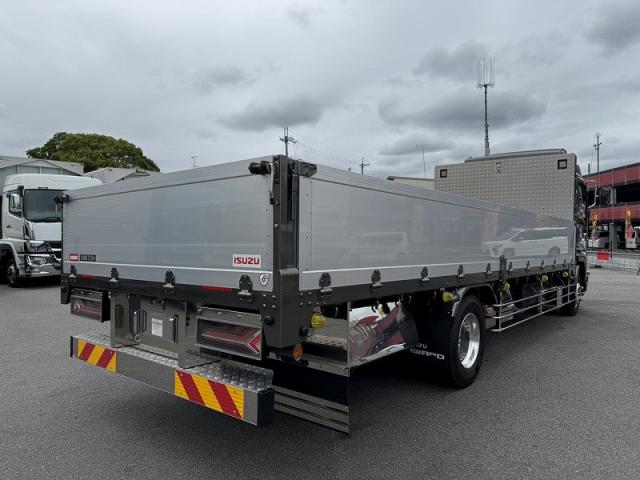 Isuzu Forward 9