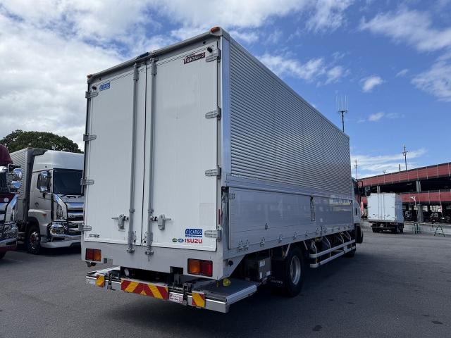 Isuzu Forward 9