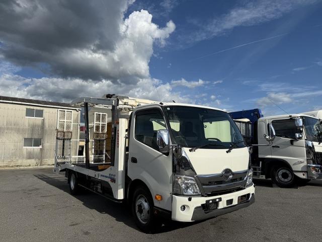 Hino Dutro 3
