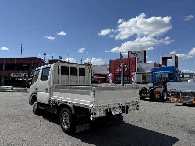 Hino Dutro 8
