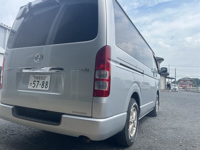Toyota Hiace Van 12