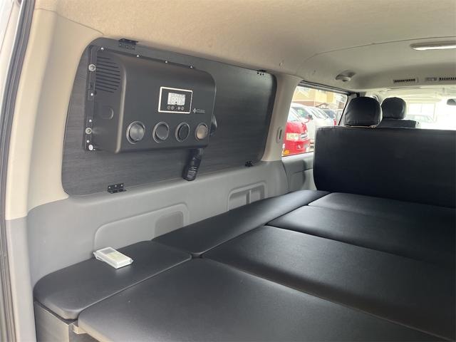 Toyota Hiace Van 3
