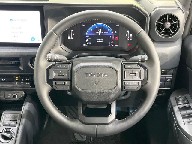 Toyota Land Cruiser FJ 11