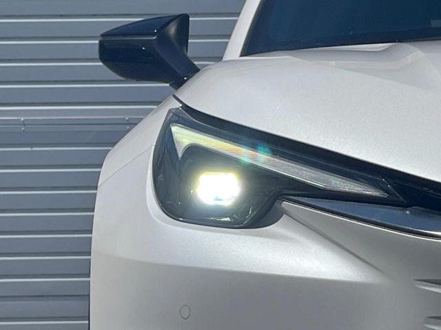 Lexus LBX 12