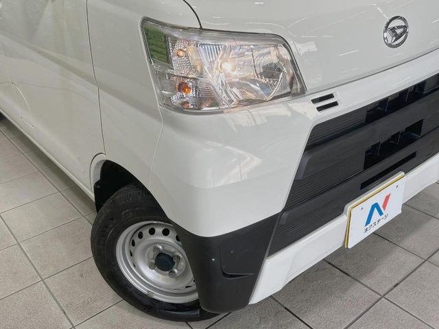 Daihatsu Hijet Cargo 12